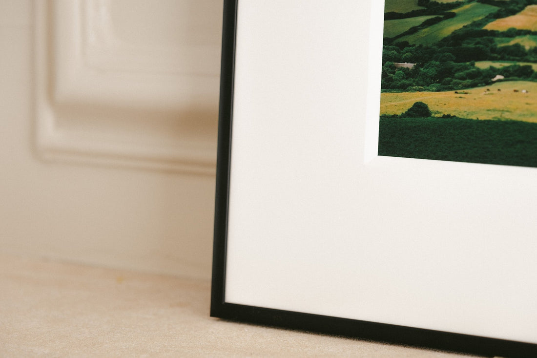 HOW TO DISPLAY YOUR FRAME: HANGING VS LEANING